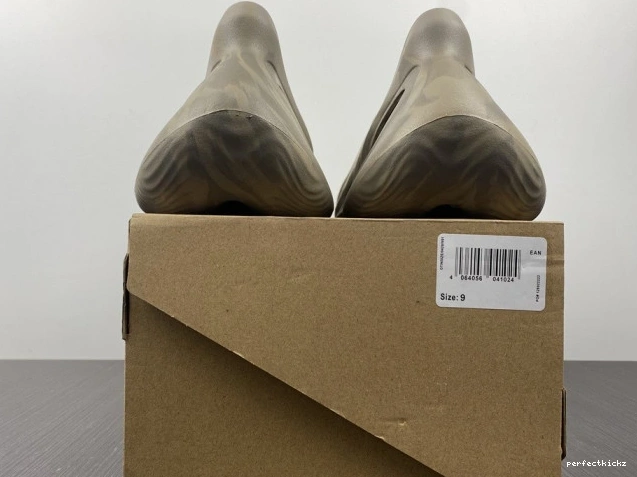 Stone RNNR Foam Adidas Sage Yeezy GX4472 0820
